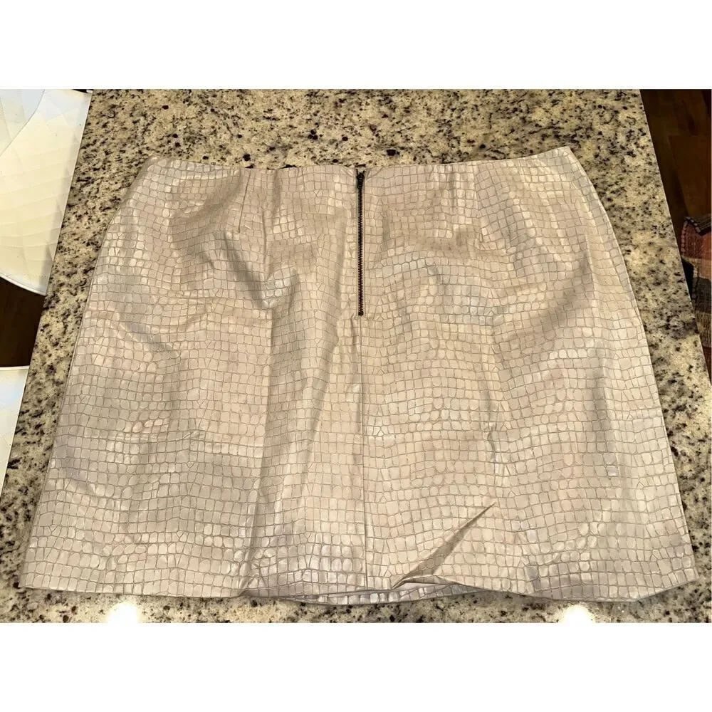 KENDALL + KYLIE Women's Mini Vegan Leather Skirt